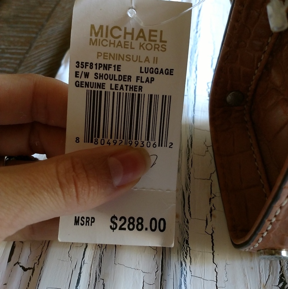 Michael Kors Peninsula ll Flap Shoulder Bag - Picture 2 of 12